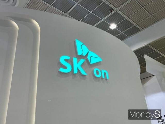 SK이노베이션이 FI 지분을 전량 확보하면서 SK온과 SK엔무브 간 구조 재편 시나리오가 현실화될 조짐을 보이고 있다. /사진=김동욱 기자