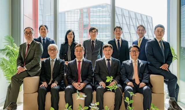 법무법인 대륜이 다양한 분야의 인재를 영입하고 올해 뉴욕 사무소를 개소해 글로벌 진출을 본격화한다. (왼쪽부터 시계 방향으로) 조민우 변호사, 손계준 변호사, 김미아 미국변호사, 이상권 변호사, 신종수 변호사, 안권섭 변호사, 방인태 변호사, 김국일 경영대표, 조영곤 변호사, 고병준 경영대표, 여상원 변호사. /사진=법무법인 대륜