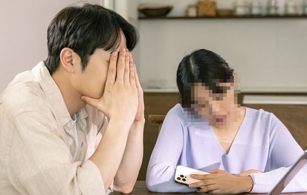 딸이 친딸이 아니라는 사실을 알게 된 남성이 고민을 털어놨다. 사진은 기사의 이해를 돕기 위한 자료 사진. /사진=클립아트코리아