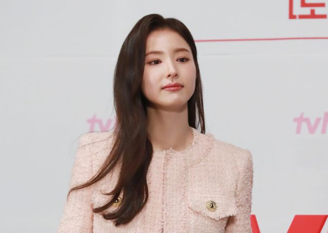 배우 신세경을 대상으로 수년 동 지속적인 사이버 괴롭힘을 자행한 피고인에 대해 검찰이 징역 2년을 구형했다. 사진은 지난해 1월 서울 구로구 라마다 호텔에서 진행된 tvN 새 드라마 '세작, 매혹된 자들' 제작발표회에 참석한 배우 신세경. /사진=스타뉴스