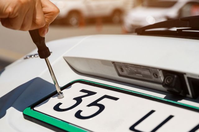 국토부가 한국교통안전공단과 함께 자동차 등록 통합 민원 서비스를 제공하기 위해 '차세대 자동차관리정보시스템'을 6월9일부터 운영한다. /사진=클립아트코리아