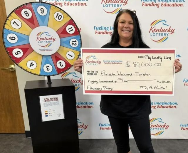 미국 켄터키주에 거주 중인 한 여성이 쓰레기통에 버렸던 복권이 8만달러(약 1억799만원)에 당첨됐다는 사연을 전했다. 사진은 8만달러에 당첨된 패멀라 하워드 소튼의 모습. /사진=뉴욕포스트 홈페이지 캡처