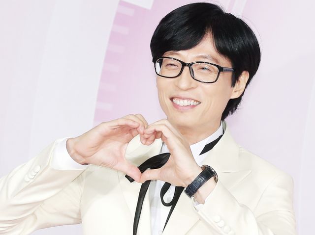 방송인 겸 MC 유재석이 '런닝맨' 촬영 현장에서 최근 고위직 국민추천제 문화체육관광부 장관으로 추천된 것과 관련해 "아무나 하는 게 아니다"라며 손사래 쳤다. 사진은 2022년 12월17일 '런닝맨' 출연진 유재석이 서울 마포구 상암동 SBS프리즘타워에서 진행된 '2022 SBS 연예대상'에 참석해 포즈를 취하고 있는 모습. /사진=머니투데이