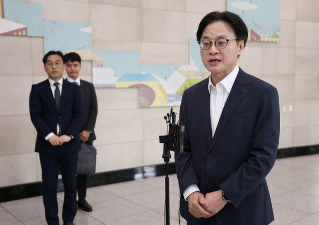 이재명 정부 초대 산업통상자원부 장관에 지명된 김정관 후보자(두산 에너빌리티 사장)가 30일 오전 서울 강남구 한국기술센터에 마련된 인사청문회 준비단 사무실로 출근하며 지명 소감을 밝히고 있다. /사진=뉴스1