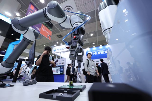 한국이 저성장 국면에 접어든 가운데 새 정부의 핵심 과제로 로봇, 방산 등 신산업 육성이 떠오르고 있다./사진=뉴스1
