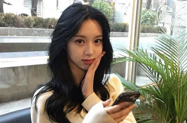 배우 김수정이 이재명 대통령 당선에 간접적인 심경을 드러냈다. 사진은 '정답 소녀'로 이름을 알린 배우 김수정 모습. /사진=배우 김수정 인스타그램 캡처