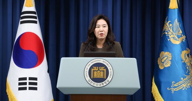 이재명 대통령의 취임 첫날 지시가 주목된다. 사진은 4일 서울 용산구 대통령실 청사에서 브리핑을 하는 강유정 대통령실 대변인. /사진=뉴스1