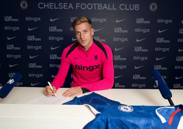 첼시가 입스위치 타운에서 활약한 공격수 리암 델랍을 영입했다. 사진은 5일(한국시각) 첼시가 공개한 델랍의 모습. /사진=첼시 공식 홈페이지 캡처