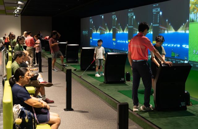 골프존이 싱가포르 현지 기업과 공동 협업을 통해 복합 디지털 골프센터 2개점을 동시 오픈했다. /사진=골프존