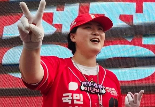 현직 인천시의회 의원이 SNS에서 누리꾼과 원색적인 설전을 벌여 논란이 일었다. 사진은 이단비 인천시의원이 김문수 전 국민의힘 대통령 후보 유세를 지원하는 모습. /사진=이단비 인천시의원 인스타그램 캡처