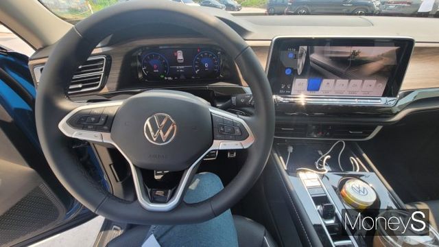 폭스바겐 신형 아틀라스의 운전석에는 10.25인치 '디지털 콕핏 프로'와 '윈드쉴드 타입 헤드업 디스플레이'가 기본 적용됐다. /사진=김창성 기자 