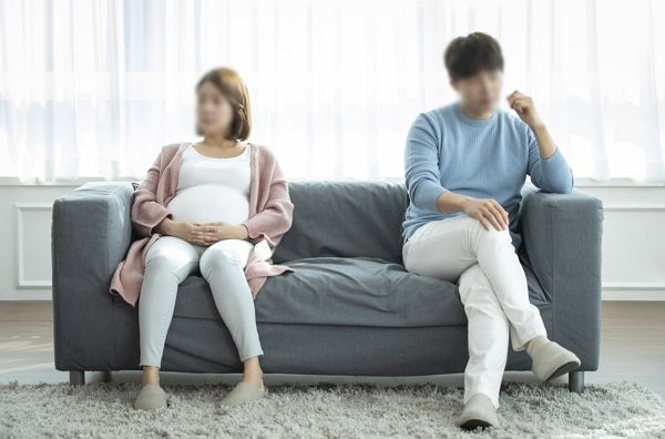 임신 7개월 차 아내에게 시부모와 동반 여행을 제안한 남편때문에 골머리를 앓는다는 사연이 전해졌다. 사진은 기사 내용과 직접적인 관련이 없음. /사진=이미지투데이