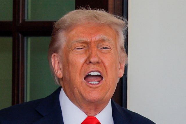 도널드 트럼프 대통령이 러시아와 우크라이나가 더 싸우게 둬야 한다고 발언했다. /사진=로이터