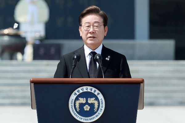 이재명 대통령이 제70회 현충일 추념식에 참석했다. 사진은 이재명 대통령이 국립서울현충원에서 열린 제70회 현충일 추념식에서 추념사를 하는 모습. /사진=뉴시스