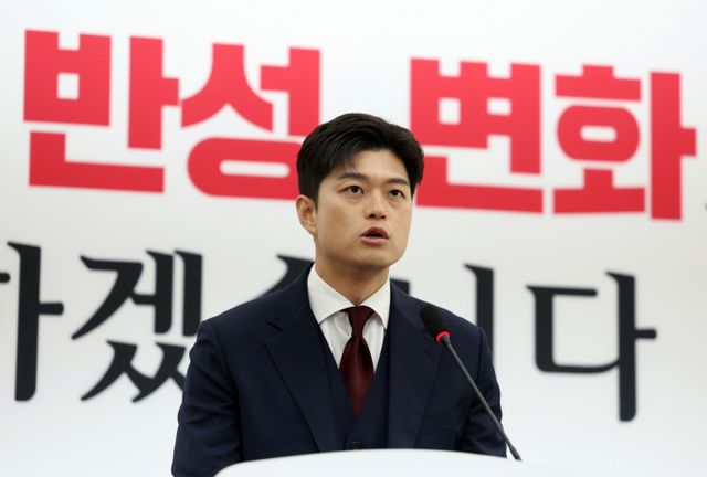 김용태 국민의힘 비상대책위원장이 8일 서울 여의도 국회에서 현안 기자회견을 하고 있다. /사진=뉴시스 고승민 기자