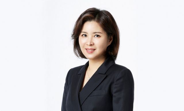 윤여원 콜마비앤에이치 사장이 올해 단독 대표에 오른 후 실적 턴어라운드가 기대되지만 최근 코리바앨류업지수에서 1년도 안돼 편출되고 불성실공시법인 지정이 예고되는등 악재가 겹쳤다. /사진=콜마비앤에이치