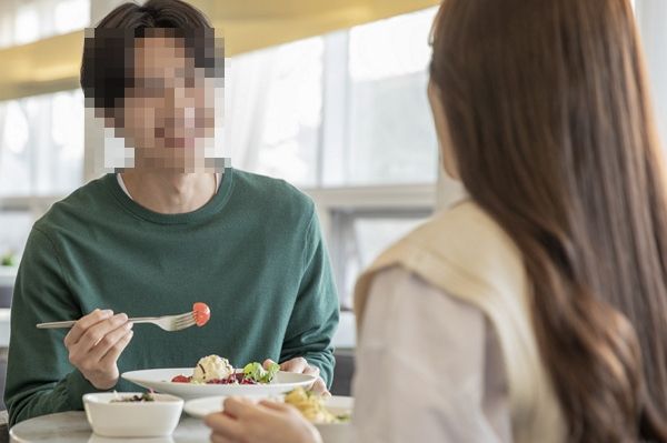 아내의 불륜을 의심했다가 되레 의처증 환자로 의심받고 있다는 남성의 사연이 전해졌다. 사진은 기사의 이해를 돕기 위한 자료 사진. /사진=클립아트코리아