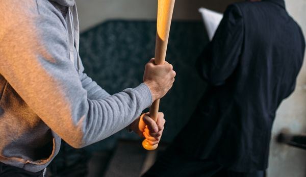 50대 교사에게 야구방망이를 휘둘러 갈비뼈를 부러뜨린 중학생이 지도 방식에 불만을 품은 것으로 알려졌다. 사진은 기사 내용과 직접적인 관련이 없음. /사진=클립아트코리아