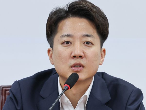 이준석 개혁신당 의원에 대한 의원직 제명을 요구하는 국회 국민동의 청원이 41만명 이상의 동의를 받았다. 사진은 제21대 대통령 선거 후보를 지낸 이준석 개혁신당 의원이 지난 5일 오후 서울 여의도 국회에서 열린 선거대책본부 해단식에 참석해 인사말을 하고 있는 모습. /사진=뉴스1