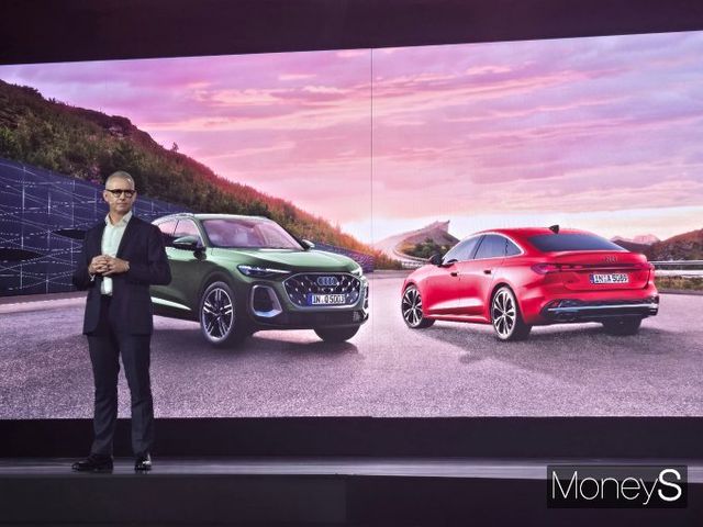 국내에서 판매 부진을 겪고 있는 아우디코리아가 올해 역대급 신차 출시로 반등에 나선다. 사진은 스티브 클로티 아우디코리아 대표. /사진=김이재 기자