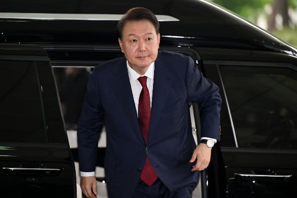 내란특검팀이 윤석열 전 대통령 측의 출석 시간 조정 요청을 거절했다. 사진은 윤석열 전 대통령이 지난달 28일 서울 서초구 서울고검에 마련된 내란특검 사무실로 출석하는 모습. /사진=뉴시스