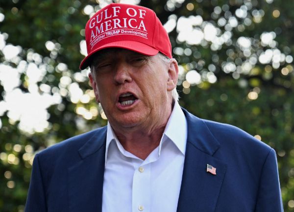 도널드 트럼프 미국 대통령이 베트남과 무역 협정을 체결했다. 사진은 도널드 트럼프 미국 대통령이 지난 1일(현지시각) 미국 워싱턴DC 백악관 남쪽 잔디밭에서 플로리다로 출발하기 위해 대통령 전용헬기 '마린원'에 탑승하기 전 취재진 질문에 답하고 있는 모습. /사진=로이터