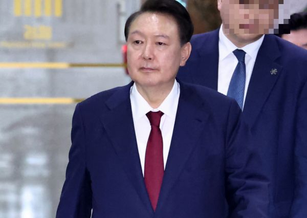 윤석열 전 대통령의 내란 우두머리 혐의 9차 공판을 앞두고 법원이 보안을 강화한다. 사진은 윤석열 전 대통령이 서울 서초구 서울고검에 마련된 내란특검 사무실에서 나와 귀가하는 모습. /사진=뉴시스