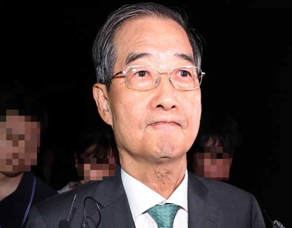 사진은 한덕수 전 국무총리가 지난 2일 서울 서초구 서울고등검찰청에 마련된 내란특검 사무실에서 조사를 받은 후 귀가하고 있는 모습. /사진=뉴스1