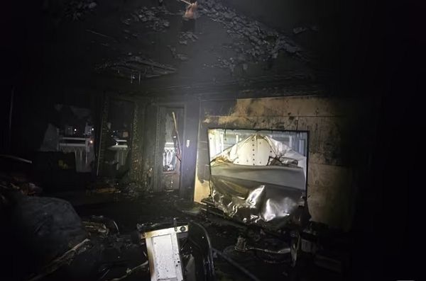 부산 기장군 한 아파트에서 화재가 발생해 어린 자매가 숨졌다. 사진은 지난 2일 부산 기장군 아파트 화재 현장. /사진=뉴스1(부산소방재난본부 제공)