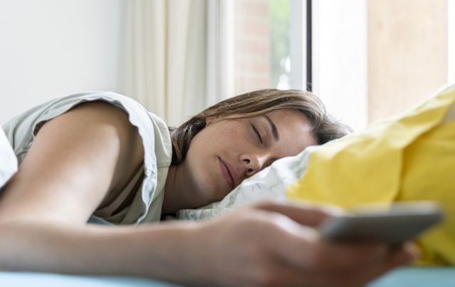 전세계 곳곳이 폭염으로 인해 화재 발생 가능성이 높아지자 애플이 자사 홈페이지를 통해 아이폰 사용자 가이드를 업데이트하고 화재 예방 수칙을 안내했다. 사진은 기사 내용과 무관함. /사진=클립아트코리아