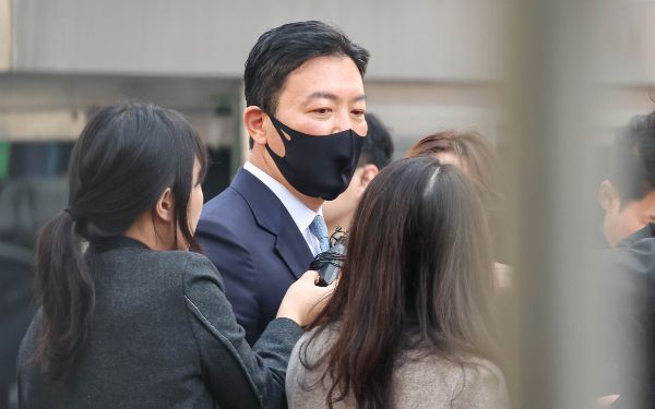 윤석열 전 대통령의 체포를 저지한 혐의를 받는 김성훈 전 대통령경호처 차장이 17시간의 특검 소환 조사를 마치고 귀가했다. 사진은 김성훈 대통령경호처 차장이 구속 전 피의자 심문에 출석하는 모습. /사진=뉴스1