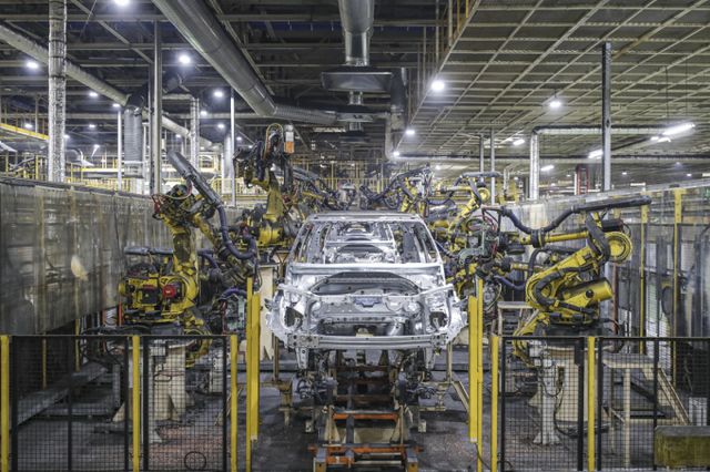 GM 한국사업장이 실적 하락과 관세 리스크, 노조 파업 우려 등이 겹쳐 난항을 겪고 있다. 사진은 GM 한국사업장의 인천 부평공장 쉐보레 트레일블레이저 생산 라인. /사진=GM 한국사업장