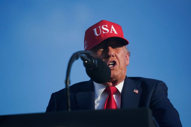 도널드 트럼프 미국 대통령이 오는 10월쯤 경제인들과 함게 중국을 방문할 것으로 보인다. 사진은 트럼프 대통령이 지난 3일(현지시각) 미국 아이오와주 행사에 참석해 연설하는 모습. /사진=로이터 