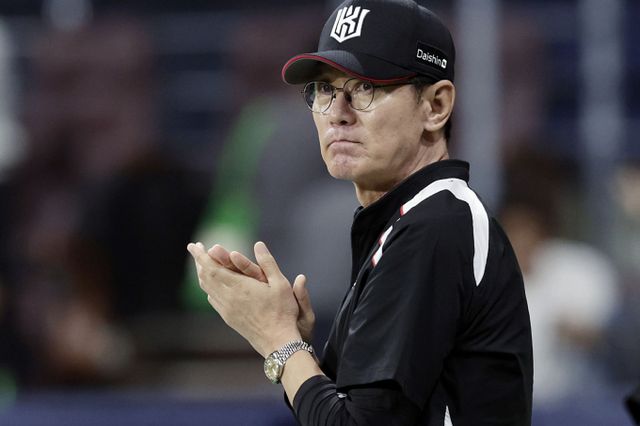 이강철 KT위즈 감독이 역대 14번째 500승 고지에 도전한다. 사진은 이강철 KT위즈 감독의 모습. /사진=뉴시스 