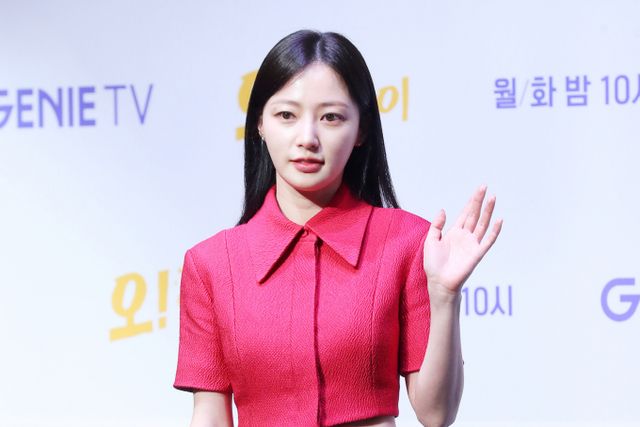 배우 송하윤이 15일 오후 서울 구로구 라마다서울신도림호텔에서 진행된 지니 TV 오리지널 '오! 영심이' 제작발표회에 참석해 포즈를 취하고 있다. /사진-머니투데이