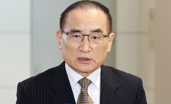 위성락 국가안보실장이 미국으로 출국했다. 사진은 위성락 국가안보실장이 6일 오전 인천국제공항을 통해 미국으로 출국하기 앞서 취재진의 질문에 답하고 있는 모습. /사진=뉴스1