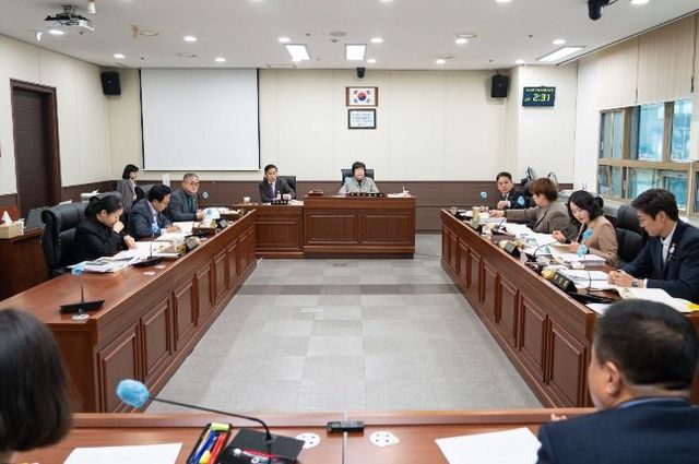 용인특례시의회 자치행정위원회, 행정사무감사 2일차