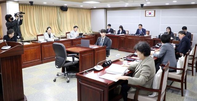 수원특례시의회 환경안전위원회, 조례안 등 안건심사