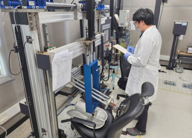 조달품질원 품질 검사 모습