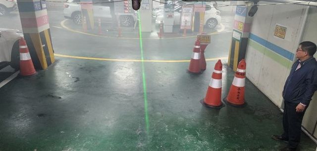 군포도시공사, 산본중심지하공영주차장 레이저 피난 유도기 설치