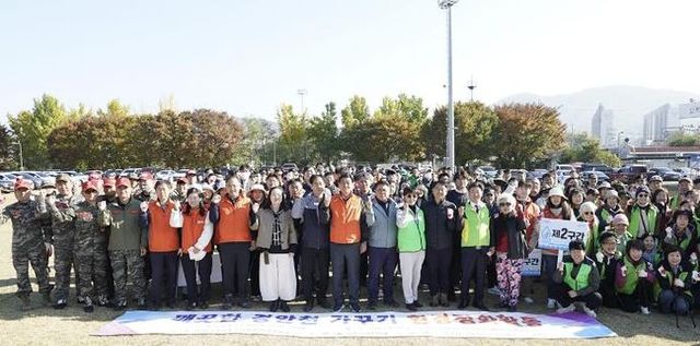 경안천시민연대, 광주시 하천 클린데이 및 생태 교란 식물 제거