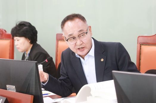 김영민 경기도의원, 경기도 건설기계 대여금 체불 문제 해결을 위한 적극적 개선 방안 요구