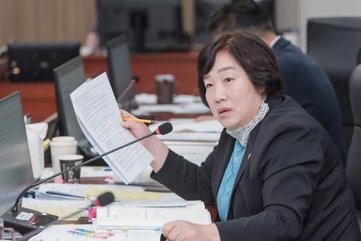 경기도의회 지미연 의원, 복지국의 조례 위반과 민선 8기 장애인 정책 부재 질타