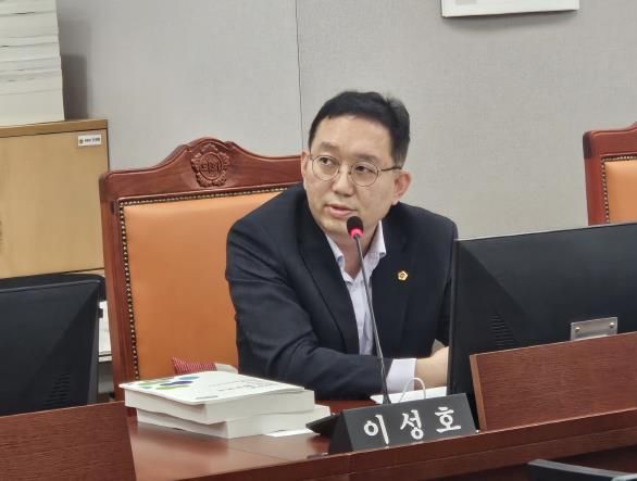 경기도의회 이성호 의원, 경기도 법무담당관에 일침