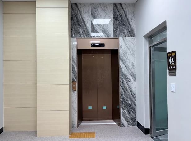 용인특례시가 주면 편의를 위해 새로 설치한 동부동 행정복지센터 승강기
