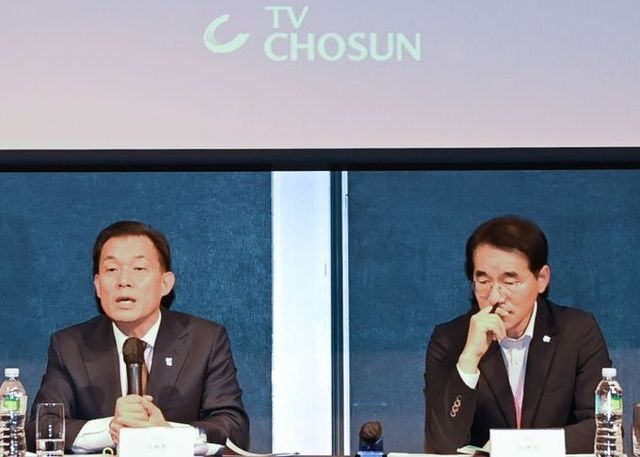 이재준 수원시장이 발표하고 있다.