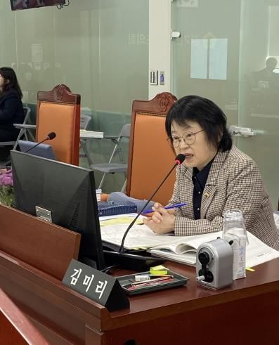 경기도의회 김미리 의원, 경기도 축산진흥센터와 동물위생시험소 행정사무감사에서 안전과 형평성 강화 촉구