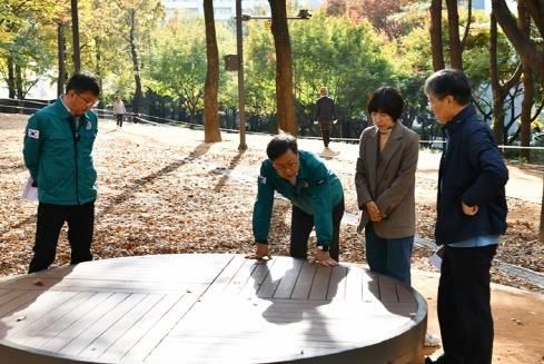 수원시 영통구 박사승 구청장, 공원 정비 공사 마무리까지 완벽 체크하다.