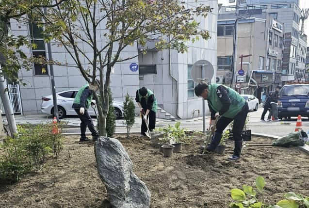 수원시 장안구 율천동 새마을협의회, 쾌적한 도시환경 조성을 위한 마을화단 조성