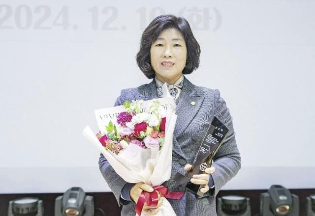 화성시의회 문화복지위원회 명미정 의원 화성시를 사랑하는 언론인연합회로부터 공로패 수여
